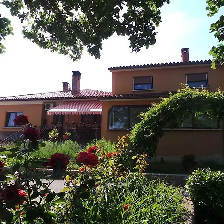 Appartement Labin 2 *